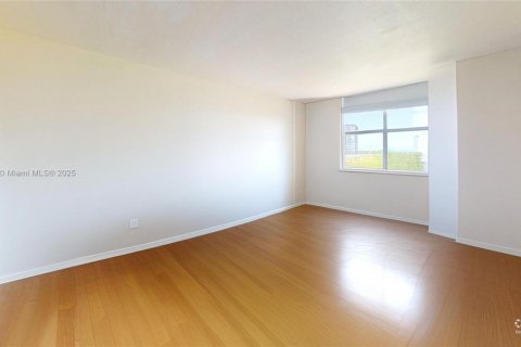 Copropriété à vendre à Miami, Floride: 2 chambres, 125.7 m2 № 2012103 - photo 8