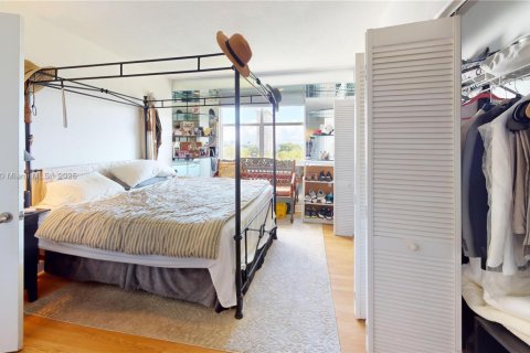 Copropriété à vendre à Miami, Floride: 2 chambres, 125.7 m2 № 2012103 - photo 11