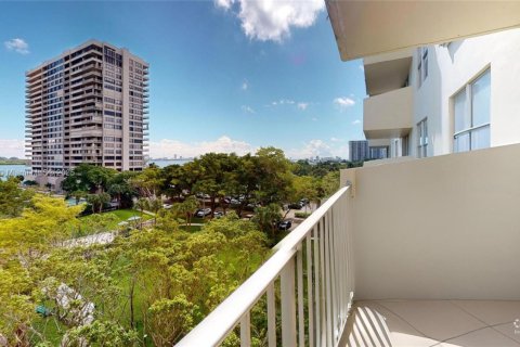 Copropriété à vendre à Miami, Floride: 2 chambres, 125.7 m2 № 2012103 - photo 14