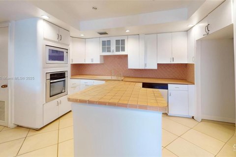Copropriété à vendre à Miami, Floride: 2 chambres, 125.7 m2 № 2012103 - photo 5