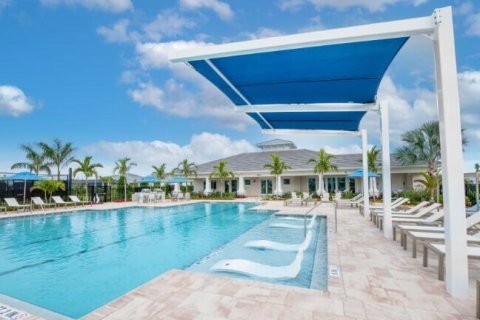House in Vero Beach, Florida 2 bedrooms, 193.24 sq.m. № 2340160 - photo 20