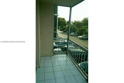 Copropriété à vendre à Miami, Floride: 1 chambre, 65.96 m2 № 1981777 - photo 14