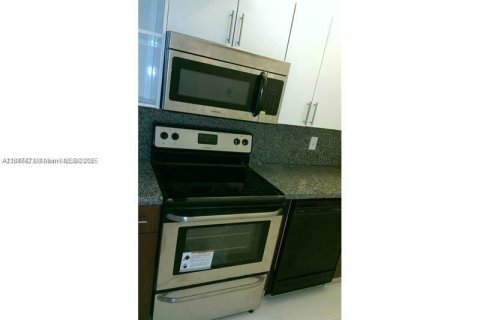 Copropriété à vendre à Miami, Floride: 1 chambre, 65.96 m2 № 1981777 - photo 17