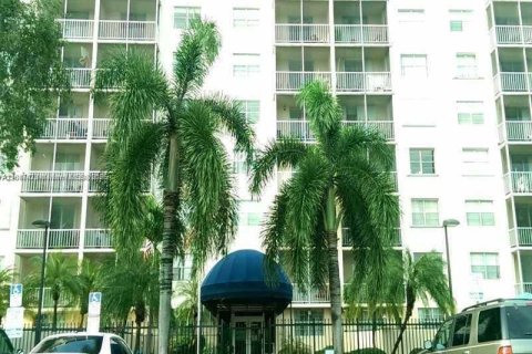 Copropriété à vendre à Miami, Floride: 1 chambre, 65.96 m2 № 1981777 - photo 10