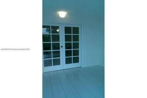 Copropriété à vendre à Miami, Floride: 1 chambre, 65.96 m2 № 1981777 - photo 6