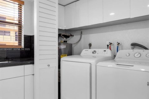 Снять в аренду таунхаус в Хайалиа, Флорида 4 спальни, 124.21м2, № 1992493 - фото 9