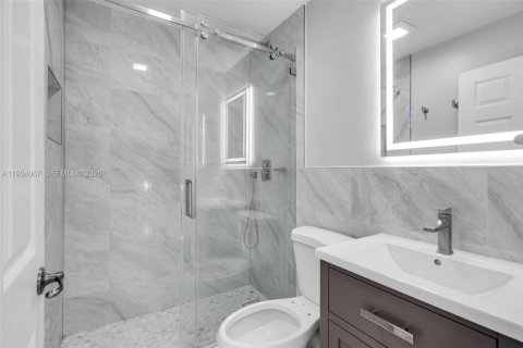 Снять в аренду таунхаус в Хайалиа, Флорида 4 спальни, 124.21м2, № 1992493 - фото 22