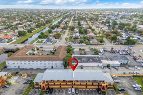 Снять в аренду таунхаус в Хайалиа, Флорида 4 спальни, 124.21м2, № 1992493 - фото 30