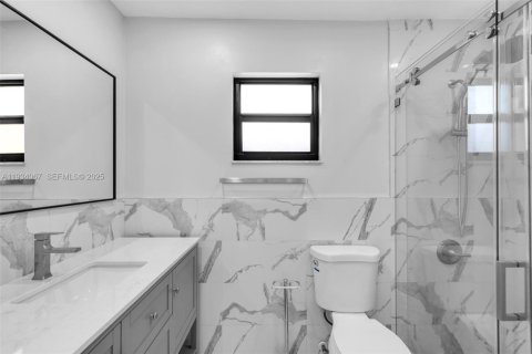 Снять в аренду таунхаус в Хайалиа, Флорида 4 спальни, 124.21м2, № 1992493 - фото 16