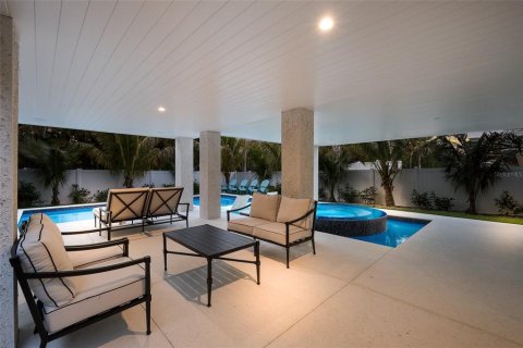 House in Anna Maria, Florida 6 bedrooms, 329.34 sq.m. № 1636834 - photo 27