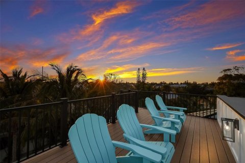 House in Anna Maria, Florida 6 bedrooms, 329.34 sq.m. № 1636834 - photo 21