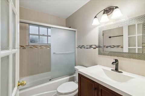 Снять в аренду виллу или дом в Пемброк-Пайнс, Флорида 4 спальни, 140.28м2, № 1957273 - фото 15