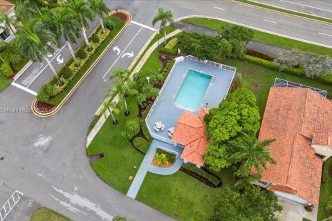 Снять в аренду виллу или дом в Пемброк-Пайнс, Флорида 4 спальни, 140.28м2, № 1957273 - фото 20