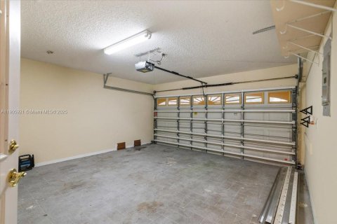 Снять в аренду виллу или дом в Пемброк-Пайнс, Флорида 4 спальни, 140.28м2, № 1957273 - фото 17