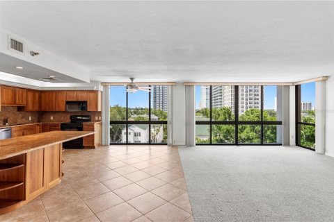 Condominio en venta en Tampa, Florida, 2 dormitorios, 158.12 m2 № 2109543 - foto 9