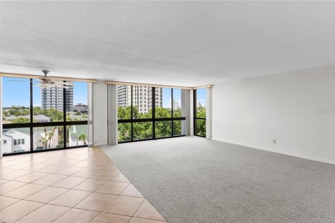Condominio en venta en Tampa, Florida, 2 dormitorios, 158.12 m2 № 2109543 - foto 16