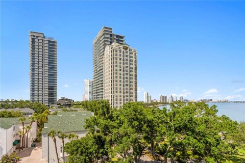 Condominio en venta en Tampa, Florida, 2 dormitorios, 158.12 m2 № 2109543 - foto 6