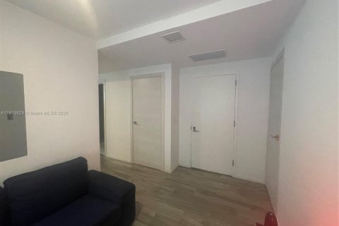 Condo in Miami, Florida, 1 bedroom  № 1971216 - photo 13