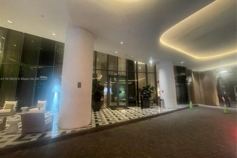 Condo in Miami, Florida, 1 bedroom  № 1971216 - photo 5