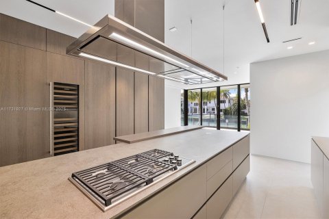 Casa en venta en Key Biscayne, Florida, 6 dormitorios, 668.15 m2 № 1938376 - foto 22