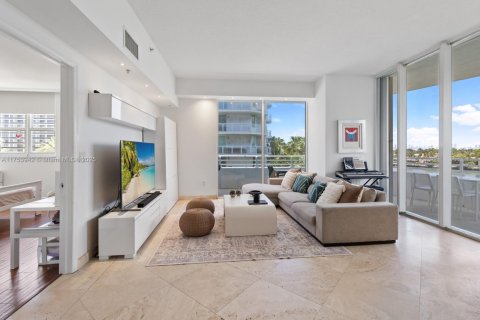 Condo in Miami Beach, Florida, 3 bedrooms  № 1714088 - photo 12