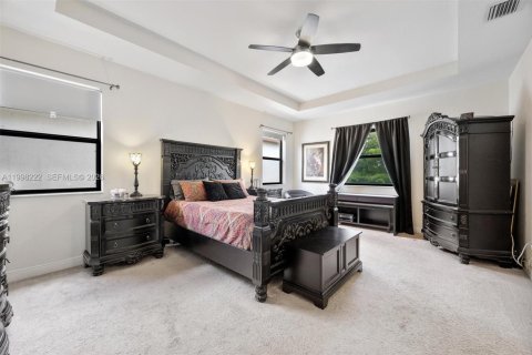 House in Doral, Florida 3 bedrooms, 228.73 sq.m. № 2066254 - photo 16