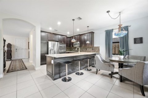 House in Doral, Florida 3 bedrooms, 228.73 sq.m. № 2066254 - photo 11