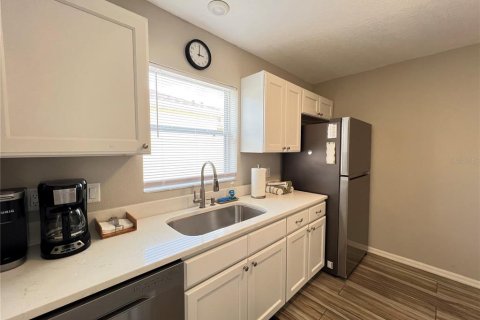 Casa en alquiler en The Villages, Florida, 2 dormitorios, 90.86 m2 № 1735413 - foto 17
