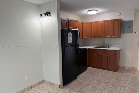 Apartamento en alquiler en Fort Lauderdale, Florida, 1 dormitorio, 69.68 m2 № 1950306 - foto 6