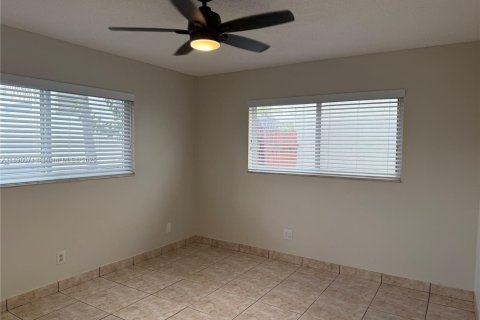 Apartamento en alquiler en Fort Lauderdale, Florida, 1 dormitorio, 69.68 m2 № 1950306 - foto 9