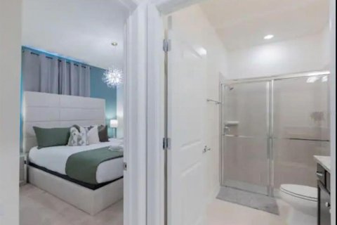 Townhouse in Davenport, Florida 5 bedrooms, 213.02 sq.m. № 1717376 - photo 3