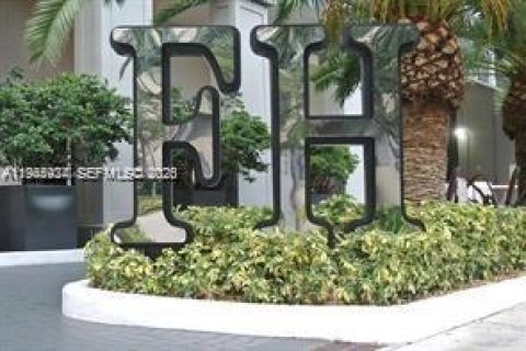 Copropriété à vendre à Miami, Floride: 2 chambres, 86.4 m2 № 2002170 - photo 2