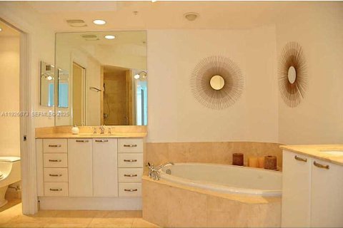 Copropriété à louer à Hollywood, Floride: 3 chambres, 258.18 m2 № 1986555 - photo 16