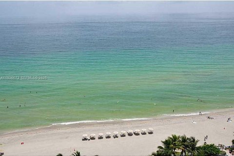 Copropriété à louer à Hollywood, Floride: 3 chambres, 258.18 m2 № 1986555 - photo 5