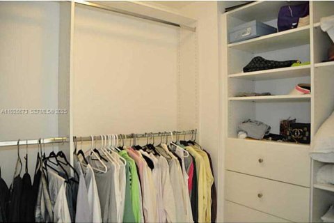 Copropriété à louer à Hollywood, Floride: 3 chambres, 258.18 m2 № 1986555 - photo 26