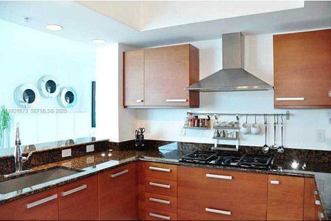 Copropriété à louer à Hollywood, Floride: 3 chambres, 258.18 m2 № 1986555 - photo 12