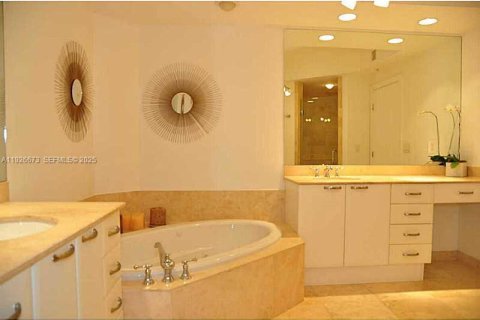 Copropriété à louer à Hollywood, Floride: 3 chambres, 258.18 m2 № 1986555 - photo 18