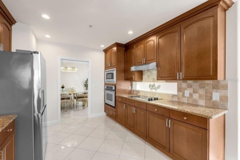 Condo in Orlando, Florida, 3 bedrooms  № 2393760 - photo 8