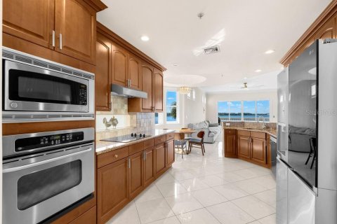 Condo in Orlando, Florida, 3 bedrooms  № 2393760 - photo 7
