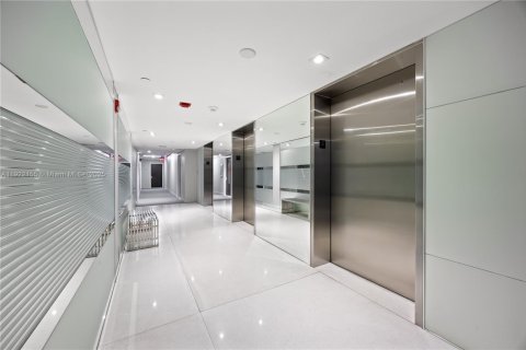 Condo in Aventura, Florida, 2 bedrooms  № 1976095 - photo 15