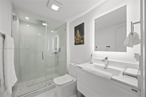 Condo in Aventura, Florida, 2 bedrooms  № 1976095 - photo 12