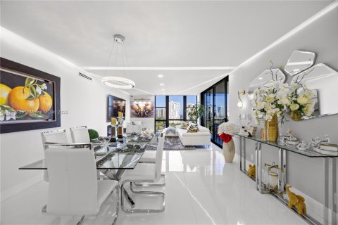 Condo in Aventura, Florida, 2 bedrooms  № 1976095 - photo 3