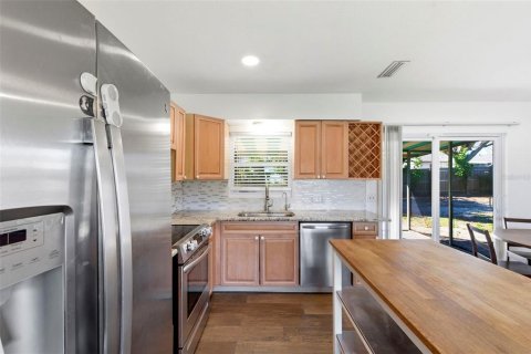 Купить виллу или дом в Семинол, Флорида 6 комнат, 81.29м2, № 2212239 - фото 14