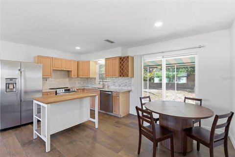 Купить виллу или дом в Семинол, Флорида 6 комнат, 81.29м2, № 2212239 - фото 7