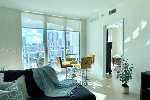 Condominio en alquiler en Miami, Florida, 2 dormitorios, 112.6 m2 № 1993678 - foto 7