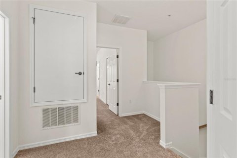 Townhouse in Oviedo, Florida 3 bedrooms, 141.95 sq.m. № 1791877 - photo 15
