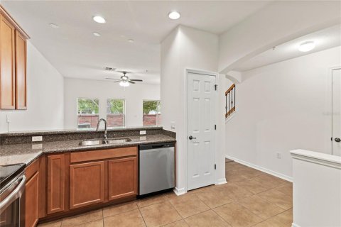 Townhouse in Oviedo, Florida 3 bedrooms, 141.95 sq.m. № 1791877 - photo 7