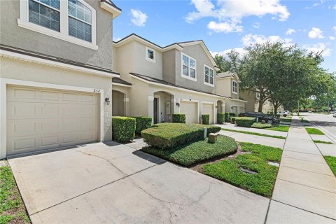 Townhouse in Oviedo, Florida 3 bedrooms, 141.95 sq.m. № 1791877 - photo 4