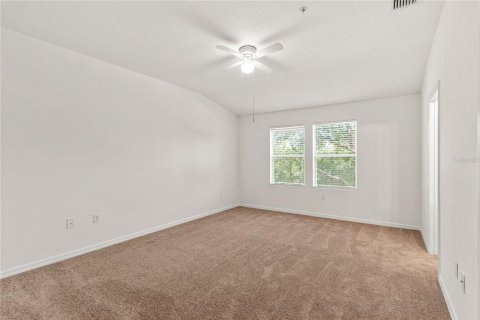 Townhouse in Oviedo, Florida 3 bedrooms, 141.95 sq.m. № 1791877 - photo 16