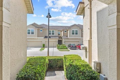 Townhouse in Oviedo, Florida 3 bedrooms, 141.95 sq.m. № 1791877 - photo 5